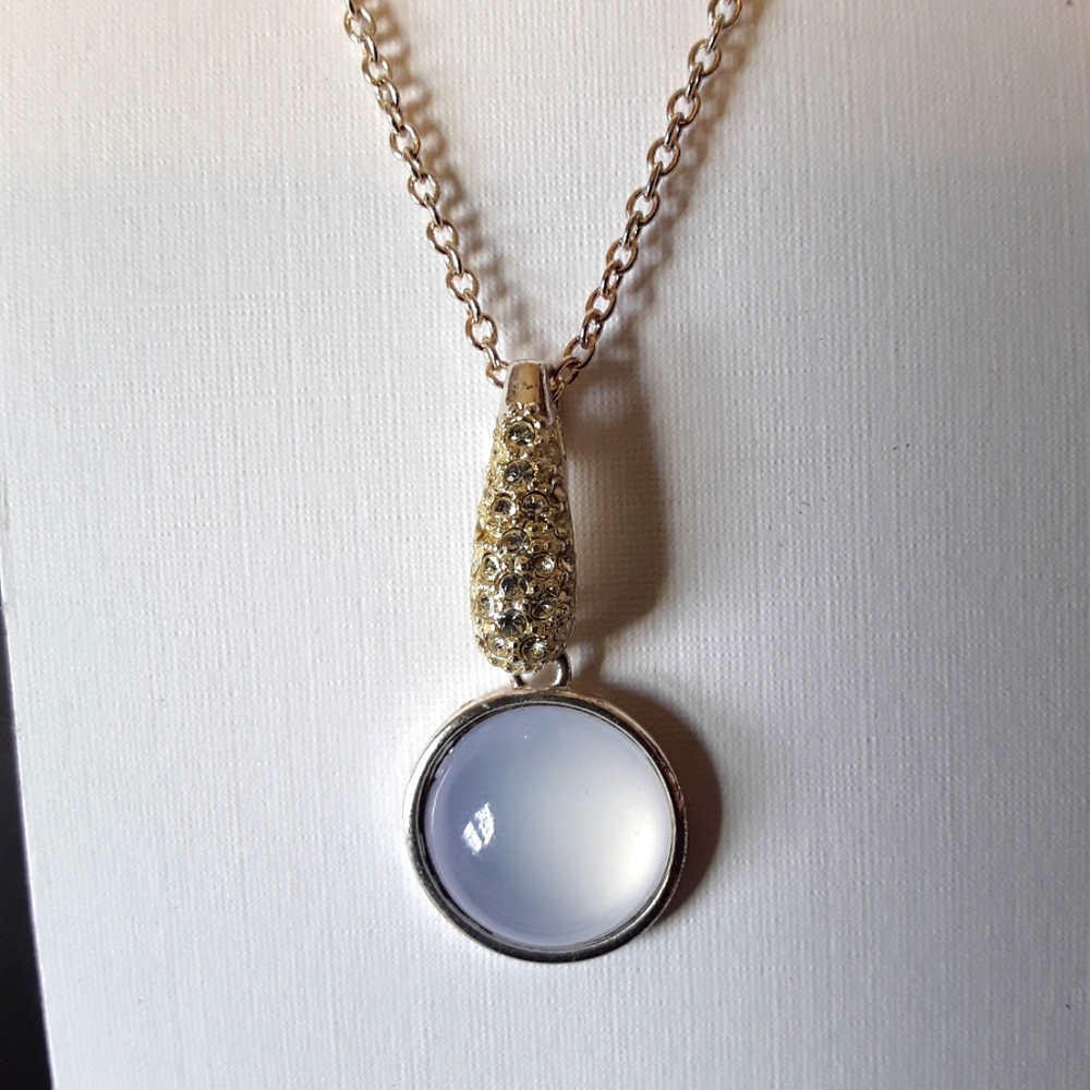 Vintage/bubble Crystal Round Pendant With Crystals/ Silver Woven Chain Necklace